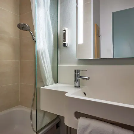 B&B Hotel Avranches Baie Du Mont St-Michel