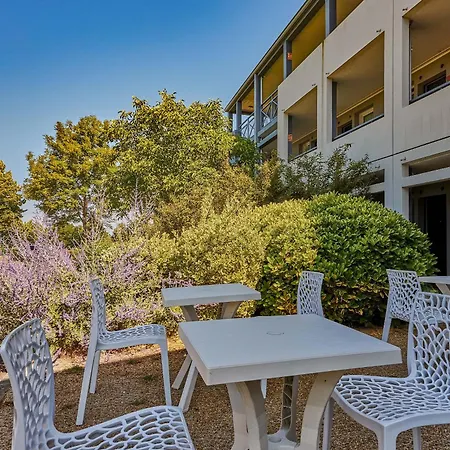 Avranches Baie Du Mont St-michel Hotel 2*