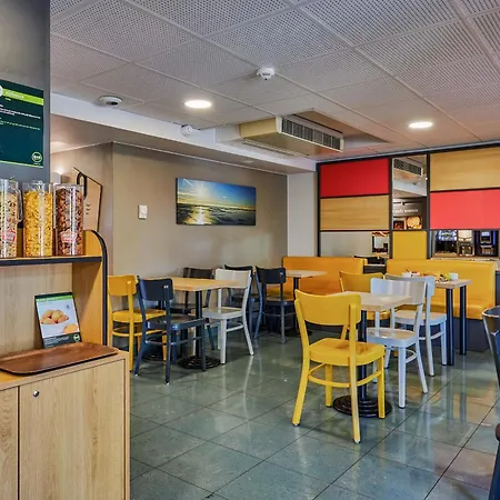 Отель B&B Hotel Avranches Baie Du Mont St-Michel 2*