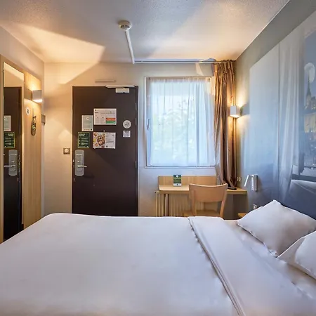 Отель B&B Hotel Avranches Baie Du Mont St-Michel 2*