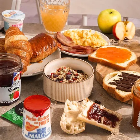 B&B Hotel Avranches Baie Du Mont St-Michel Отель Le Val-Saint-Pere