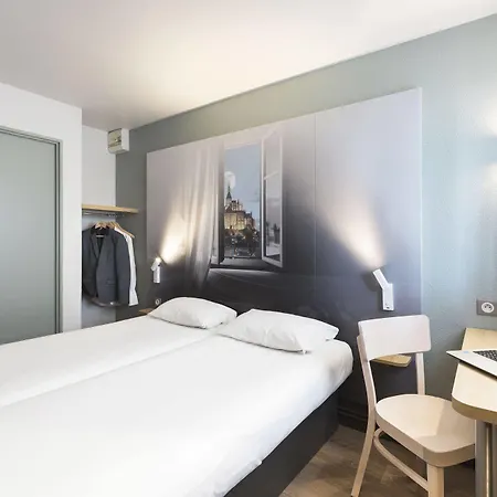 B&B Hotel Avranches Baie Du Mont St-Michel 2*