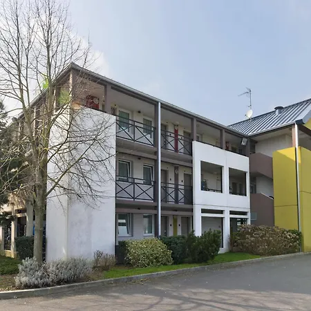 B&B Hotel Avranches Baie Du Mont St-Michel Отель Le Val-Saint-Pere