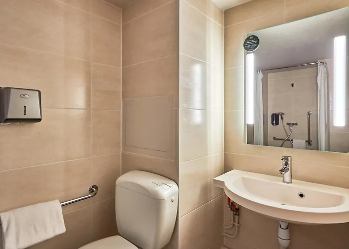 B&B Hotel Avranches Baie Du Mont St-Michel