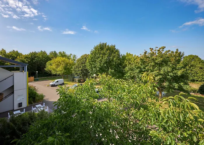 B&B Hotel Avranches Baie Du Mont St-Michel 2*