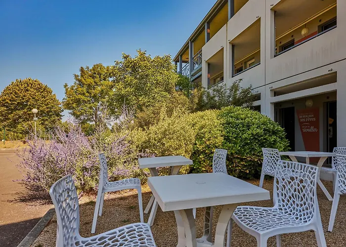 B&B Hotel Avranches Baie Du Mont St-Michel Hotel 2*