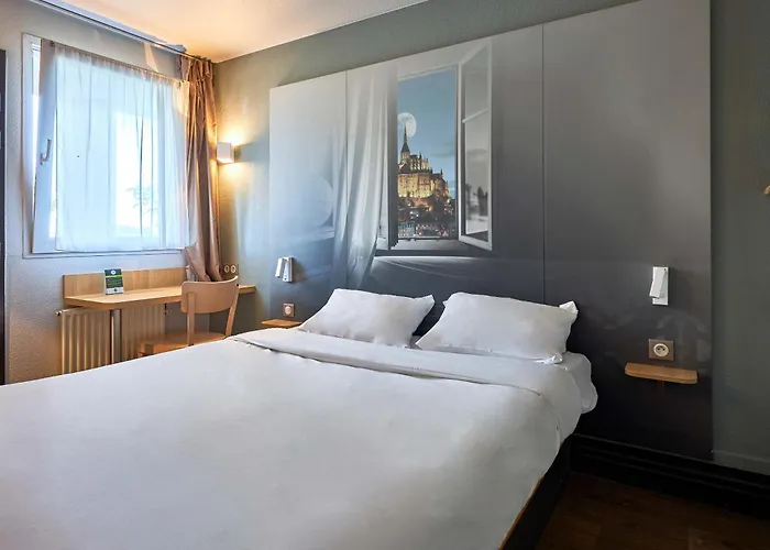 B&B Hotel Avranches Baie Du Mont St-Michel 2*