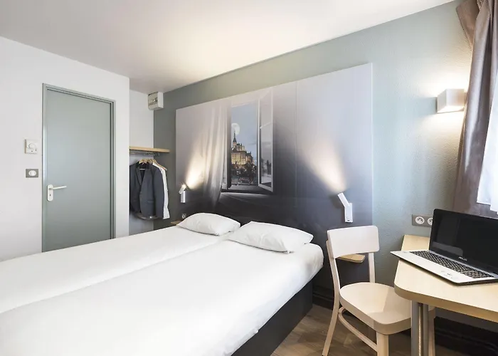 B&B Hotel Avranches Baie Du Mont St-Michel 2*